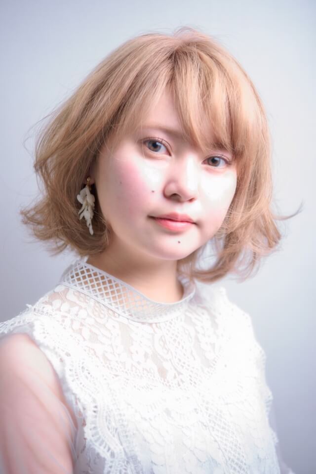 レイシーベージュ